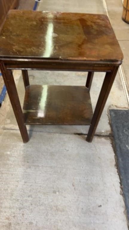 SMALL WOODEN END TABLE