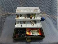 Tackle box with tackle