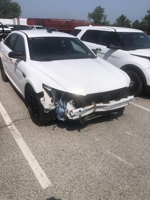 2016 Ford Taurus - SALVAGE TITLE