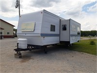 TITLED 2001 31' Cheerokee Camper