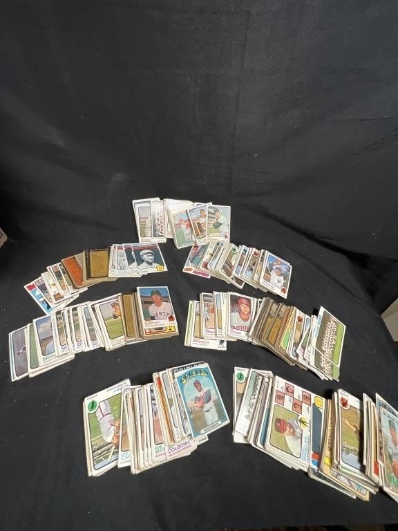 600 +/- baseball cards from the 1970's