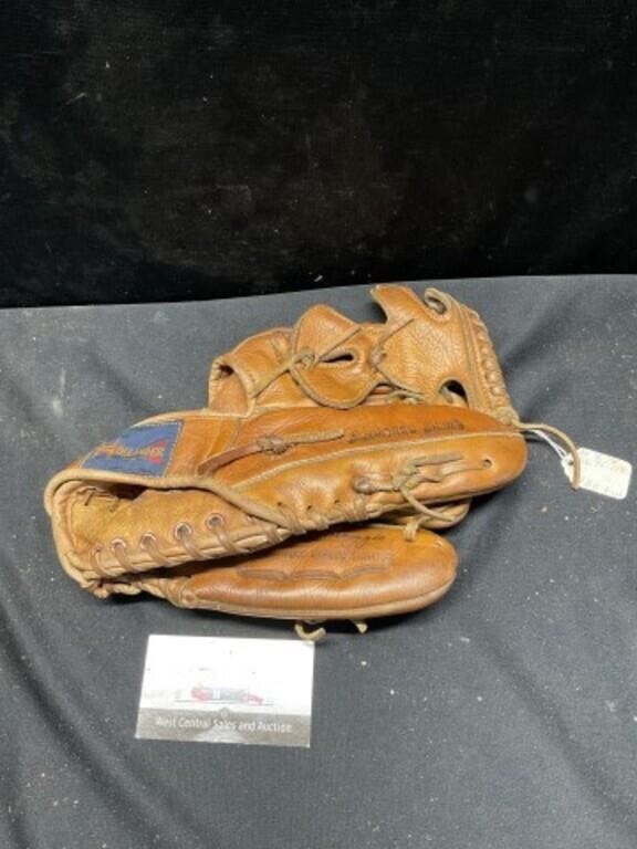 Hollander Joe DiMaggio Glove