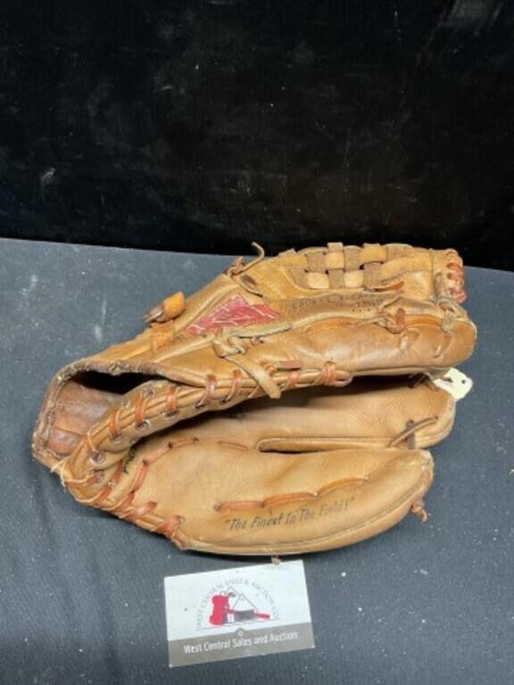 Rawlings Brooke Robinson Glove