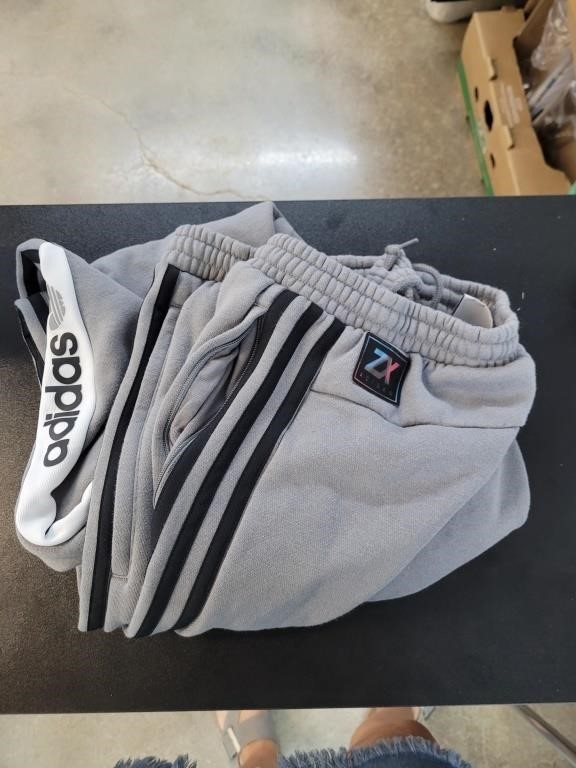 Adidas sweatpants size XL