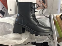 Dream Paris Black Leather Boots in Size Women's