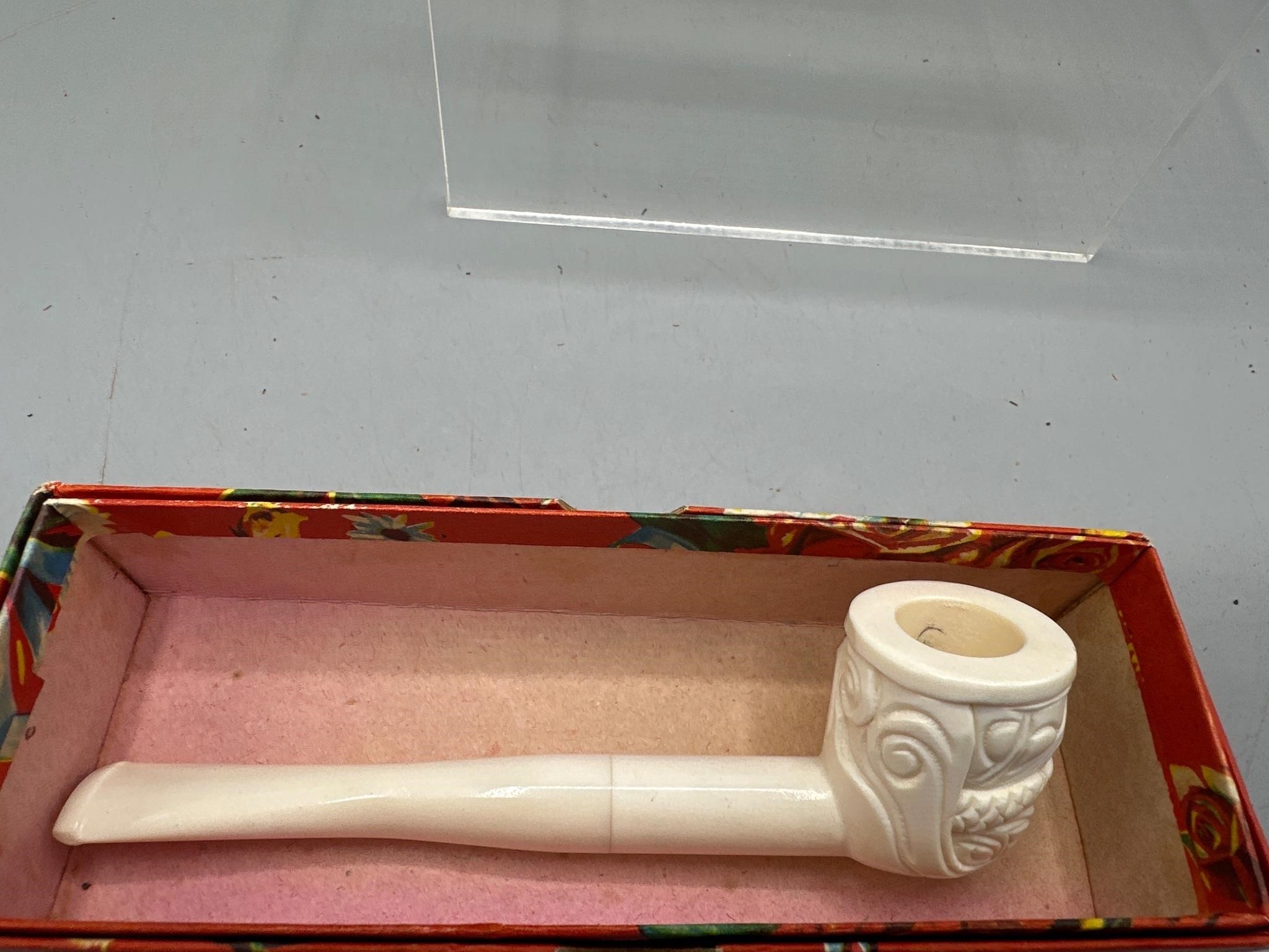 Carved pipe