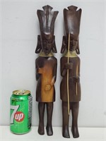 2 statues tribales vintage en bois de 15po