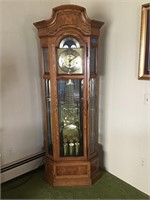 Grandfather clock Howard Miller