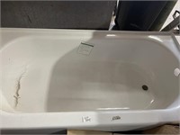 BATH TUB