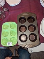 Muffin/cupcake baking pans