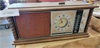 RCA VICTOR SOLID STATE CLOCK RADIO