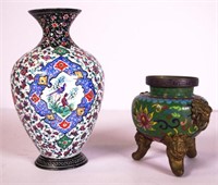 Vintage Chinese cloisonne tri footed pot