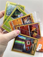 LOT OF POKEMON CARDS HOLOS MORE