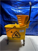 Cedar mop bucket