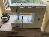 Vintage Pfaff Hobby 308 Sewing Machine
