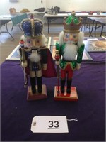 2 Nutcrackers