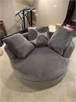 Gray Round Chair - Like New