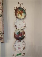 Four Victorian Plates With Wall Rack