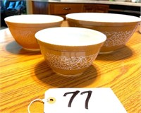 3 Pyrex Bowls