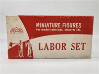 VINTAGE MINIATURE FIGURES LABOR SET