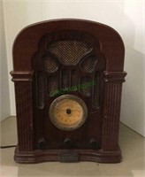Vintage Thomas American series radio #0190