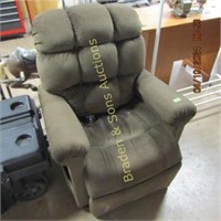 USED LIFT CHAIR IN WORKING ORDER