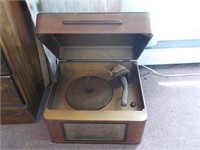 Early Admiral table top record player Mod