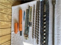 BOX OF LARGE DRILL BITS & EXTENSION