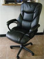 Thick cushion executive Office Chair