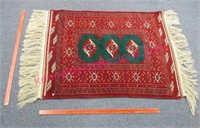 nice red oriental wool throw rug (3ft x 4ft)