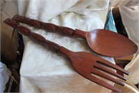 VINTAGE WOOD FORK AND SPOON FROM PHILLIPINES