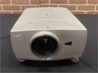Sanyo PRO xtraX Multiverse Projector
