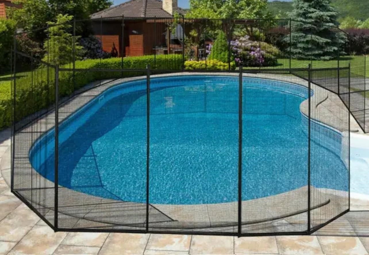 Msrp$150 4' x 12' ISwimming Pool Safety Fence