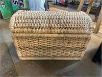 **WOVEN CHEST