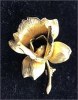 Vintage Pastelli gold-tone rose pin