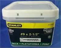 New 1600 count Stanley 2-1/2" deck screws