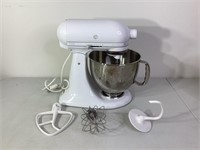 Kitchen Aid Artisan White Mixer