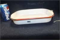 RED TRIM ENAMEL CAKE PAN