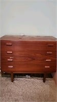 Mid century 4 drawer Dresser