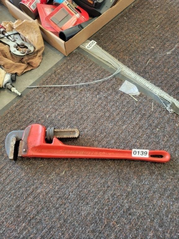 Heavy Duty 18" Pipe Wrench