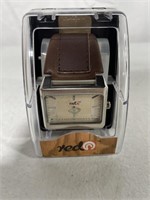 RED ANALOG WRISTWATCH WITH LEATHER BAND NO