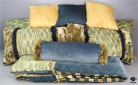 Sz Full Bed Cover & Pillows