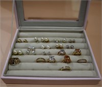 Gold plated rings & Pearl Earrings in Jewelery Box