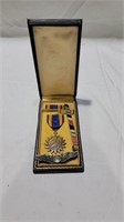 Ww2 air medal and wings and ribbons