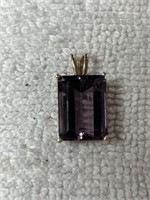 14KT GOLD AND AMETHYST PENDANT 1 INCH