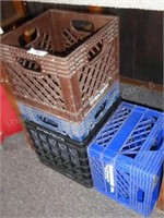 4 plastic crates