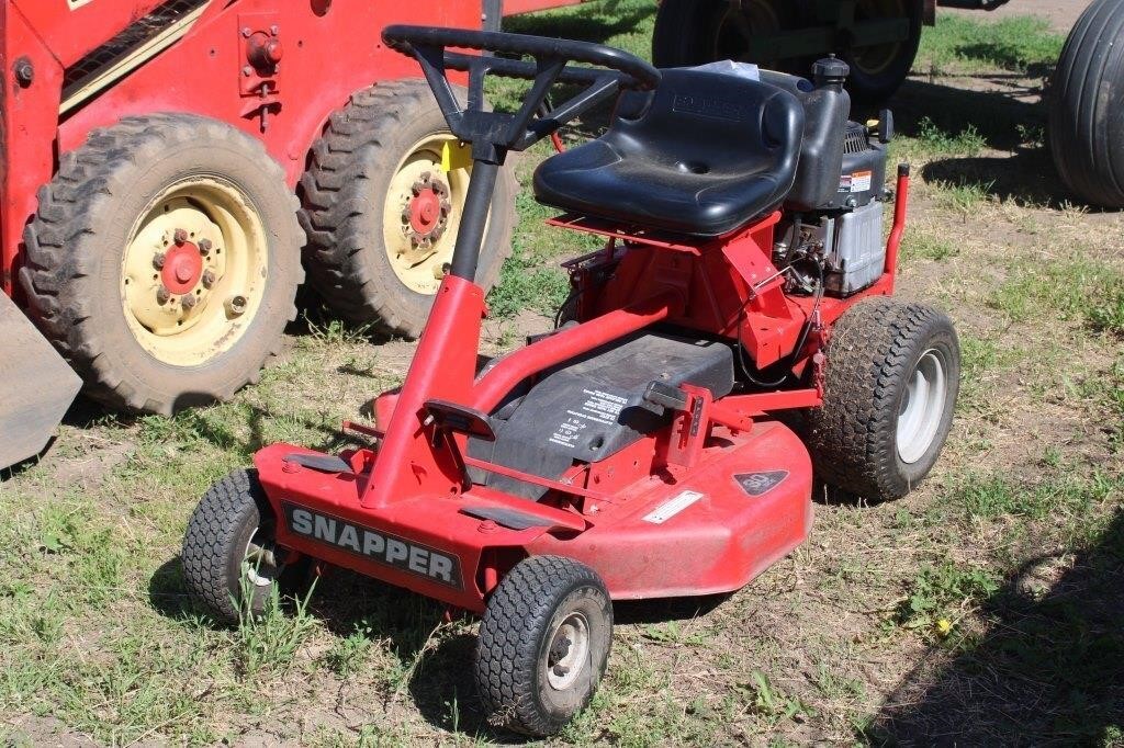 Snapper 30" cut riding lawn mower