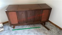 Zenith Stereo Cabinet in working condition