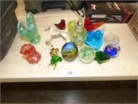 LOT OF PAPER WEIGHTS & FENTON FIGURINES