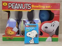 NIP Peanuts Bowling Set & Playing Cards